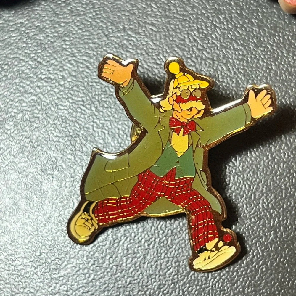 Huge Lot‎ Of 14 Vintage Hallmark Holiday Pins Thanksgiving Easter Halloween